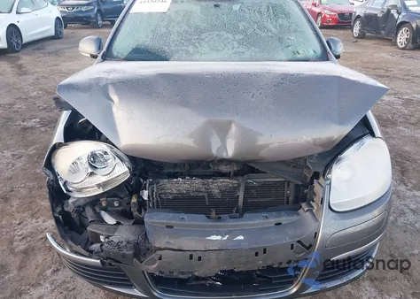 2010 Volkswagen Jetta S z USA, uszkodzony, nr VIN 3VWJZ7AJXAM003865